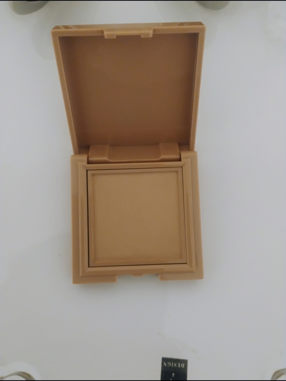 Neutral Tan Pressed Bronzer Compact - Smooth Blend Finish